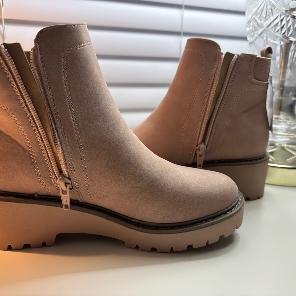 Kohl's Tan Ankle Booties with Side Zipper and Chunky Sole